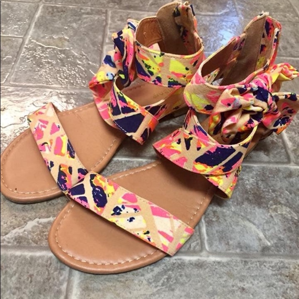 Multi color bow sandals